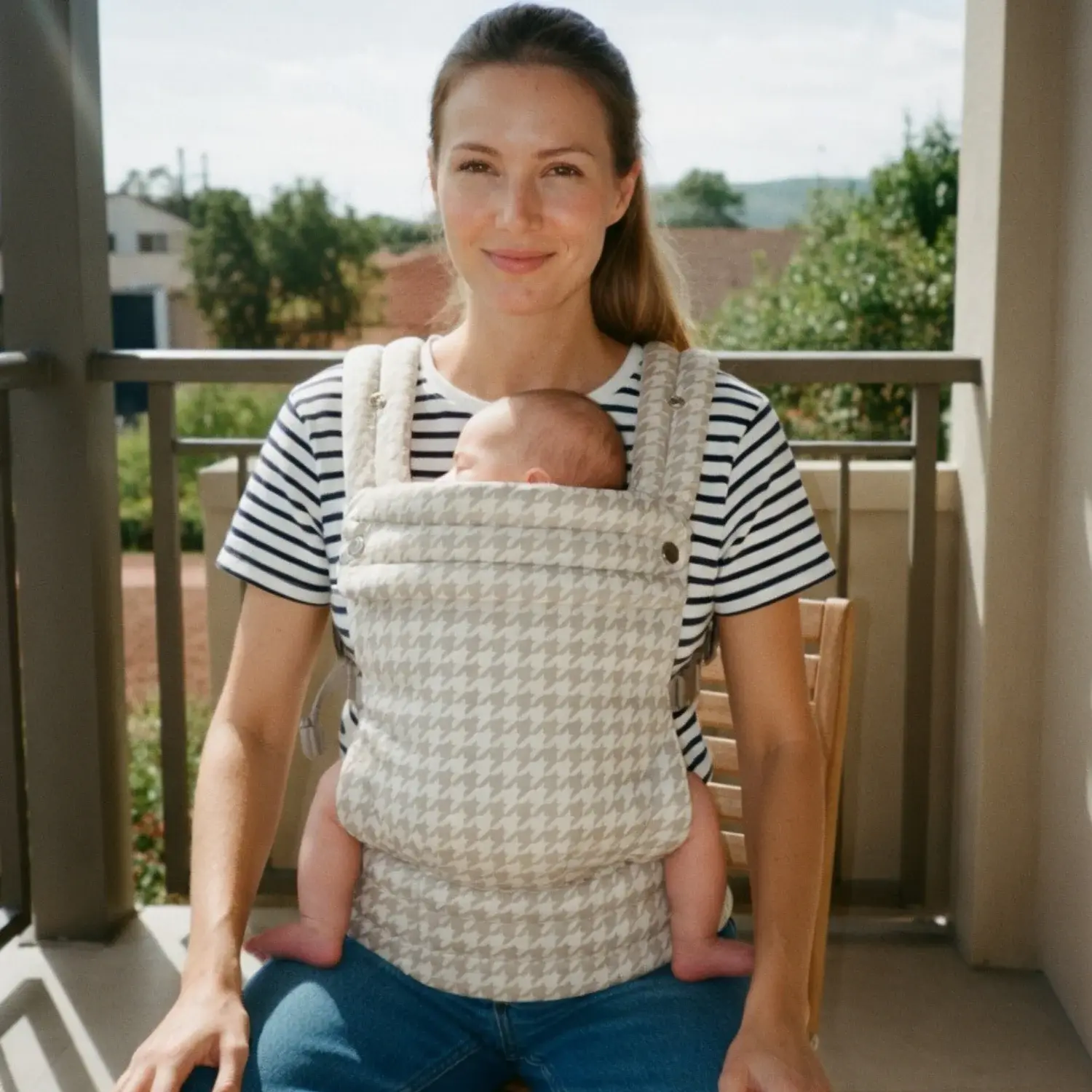 Amari Houndstooth Carrier in three carry positions