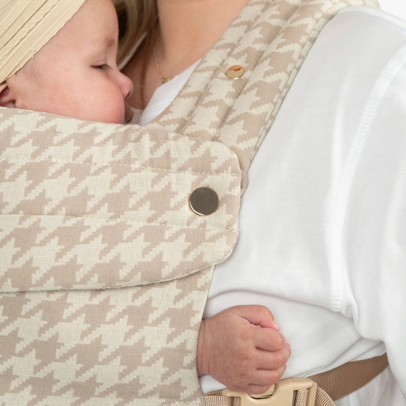 The Bonding Carrier